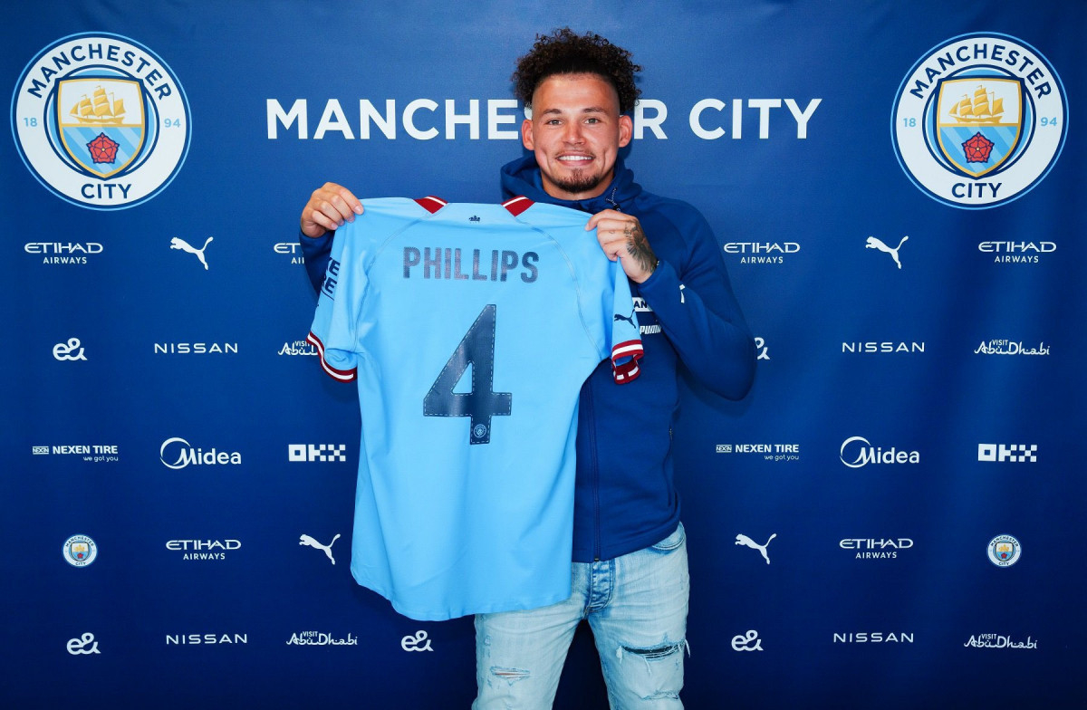 OFFICIAL: Kalvin Phillips joins Manchester City on a permanent deal