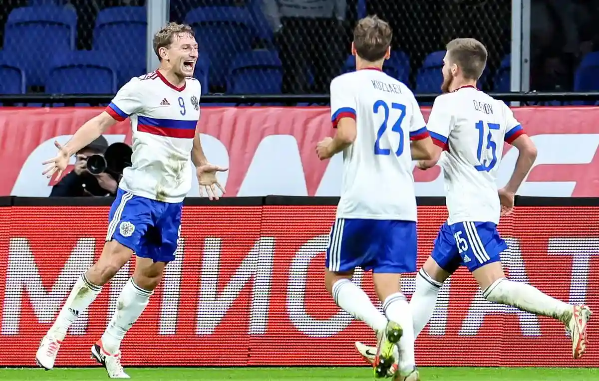 Сборная России по футболу может сыграть товарищеский матч с Угандой