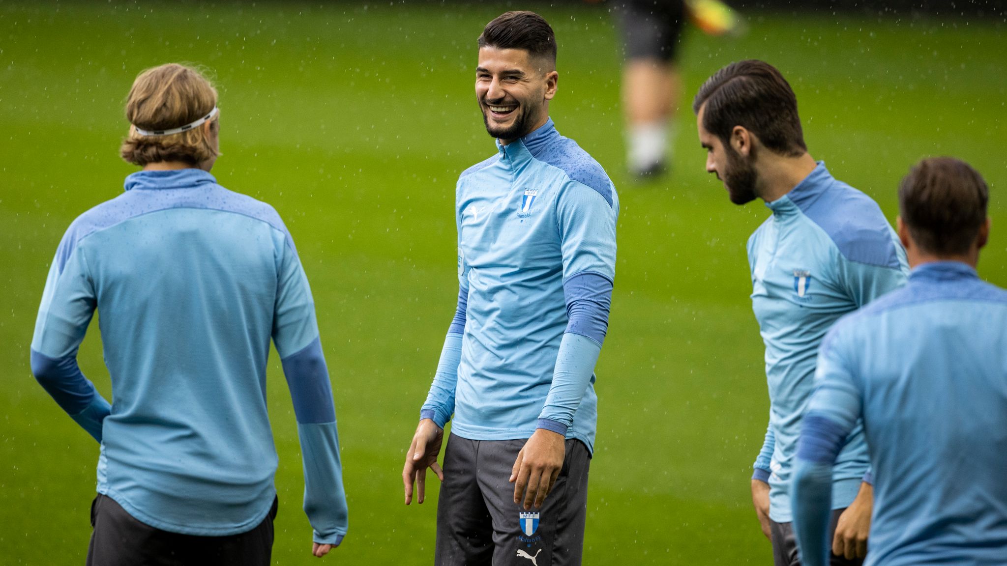 Antonio Colak signs for Rangers