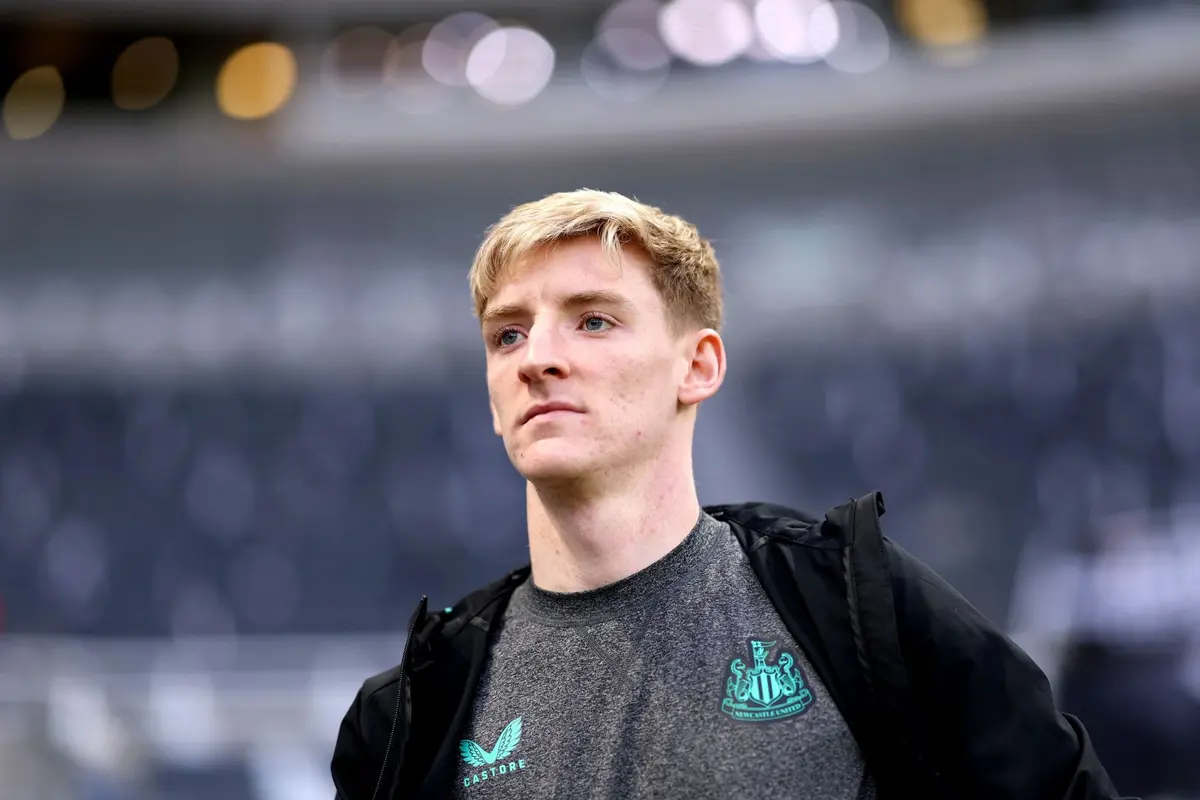 Newcastle United star provides latest injury update in fresh photo