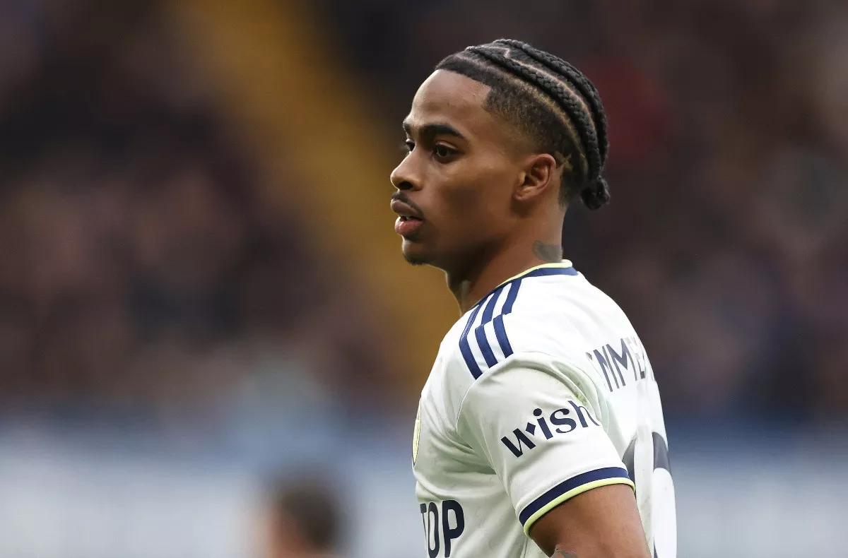 Brighton's sight turns to Leeds United star amid growing concerns over Kaoru Mitoma's future
